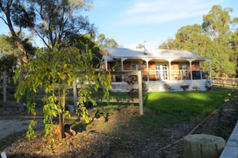 Honeyeater Cottage - Maitland Accommodation 0