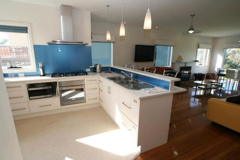 Bridport Holiday Rental - Maitland Accommodation 2