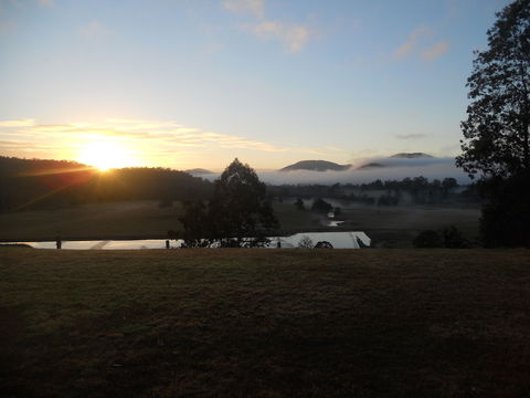 Yabbaloumba Retreat - Maitland Accommodation 1