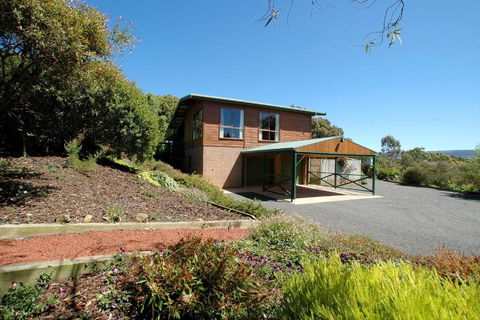 Johanna Green - Maitland Accommodation 1