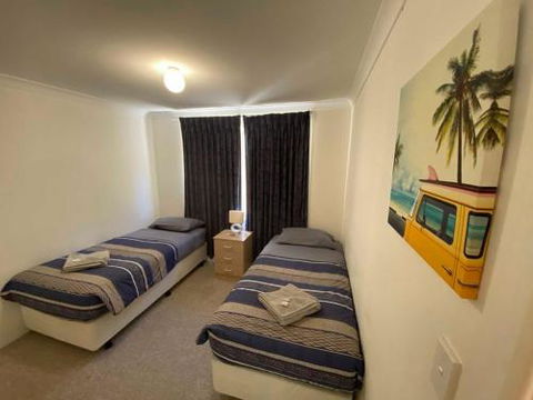 Port Bouvard Beach Holiday Home Mandurah - Maitland Accommodation 4