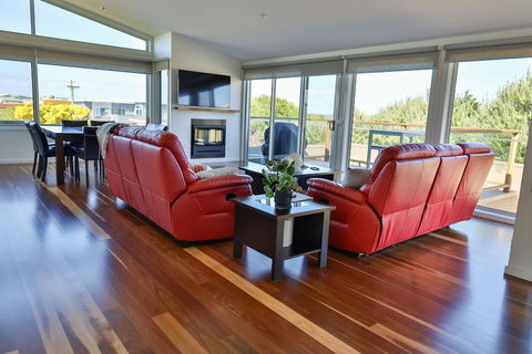 Tides Apartments - Maitland Accommodation 5