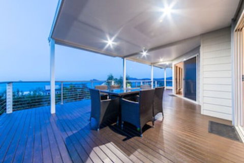 Hydeaway Bay Beach House - Maitland Accommodation 0