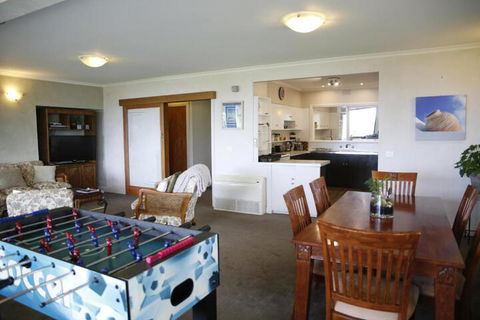 Beachside Entertainer - Maitland Accommodation 6