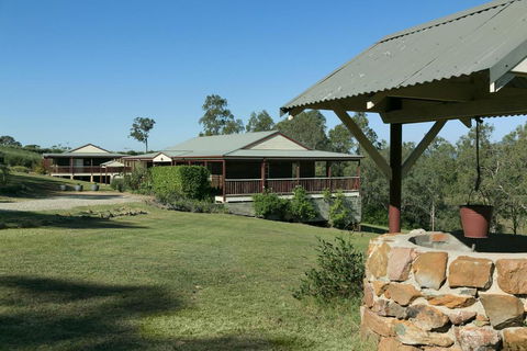 North Lodge Cottages - Maitland Accommodation 5