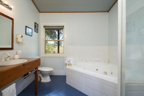 North Lodge Cottages - Maitland Accommodation 4