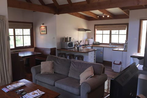 Manzanilla Ridge - Maitland Accommodation 3