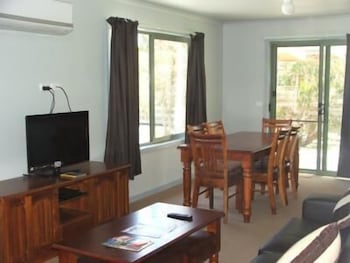 Seahorse Coastal Villas - Maitland Accommodation 2