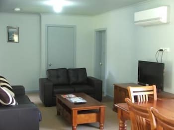 Seahorse Coastal Villas - Maitland Accommodation 3