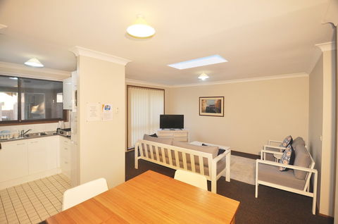 Katoomba Townhouses - Maitland Accommodation 4