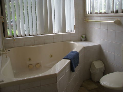 Hill Top Country Guest House - Maitland Accommodation 2