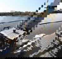 Lakeside Villas at Crittenden - Maitland Accommodation