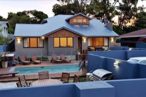 Waikiki Beach Bed & Breakfast - Maitland Accommodation 0