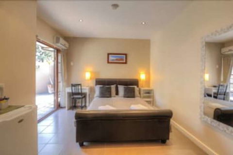 Waikiki Beach Bed & Breakfast - Maitland Accommodation 5
