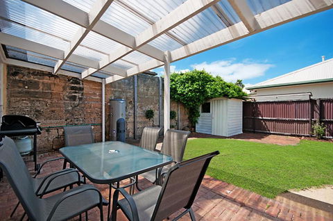 Historic Central Cottage In Warrnambool - Maitland Accommodation 6