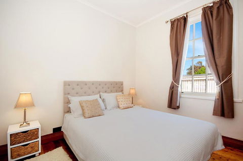 Historic Central Cottage In Warrnambool - Maitland Accommodation 1
