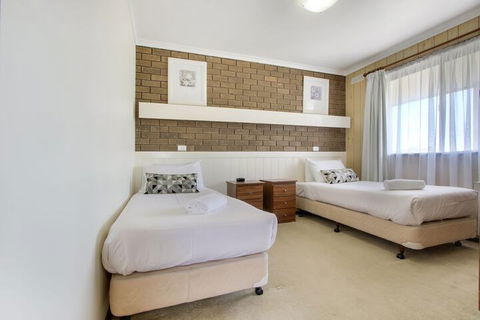 Sandpiper Holiday Apartments - Maitland Accommodation 3