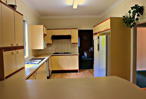 Mountain Top Holiday Home - Maitland Accommodation 2