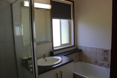 Australian Home Away At East Doncaster Andersons Creek 1 - Maitland Accommodation 4