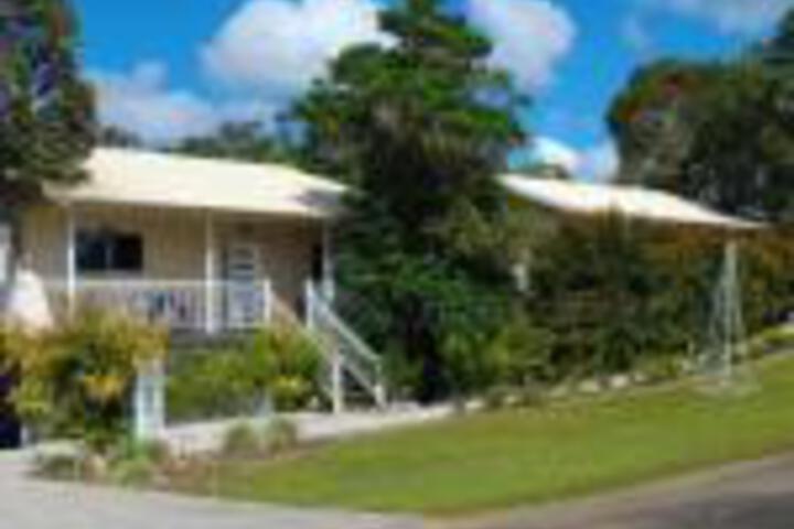 Barrine ACT Maitland Accommodation