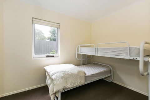 Two Bays Apartments - Maitland Accommodation 2