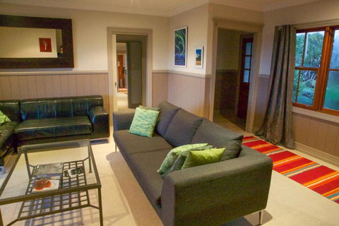 Ironstone Views - Maitland Accommodation 3