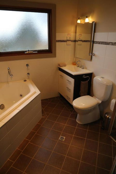Ironstone Views - Maitland Accommodation 5
