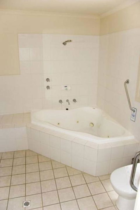 Cliff House Beachfront Villas - Maitland Accommodation 4