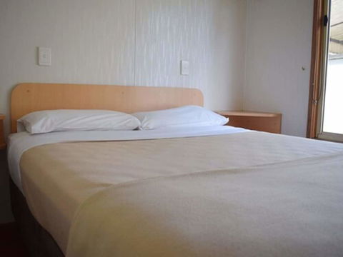 Cohuna Waterfront Holiday Park - Maitland Accommodation 3