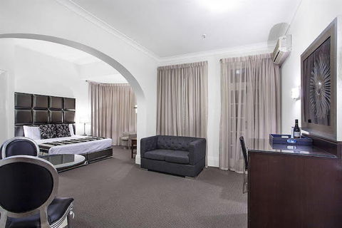 Monte Pio Hotel & Conference Centre - Maitland Accommodation 0