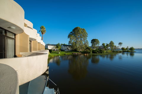 Capri Waters Country Club - Maitland Accommodation 1