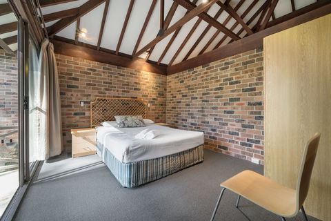 Avoca Beach Hotel - Maitland Accommodation 6