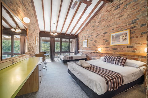 Avoca Beach Hotel - Maitland Accommodation 5