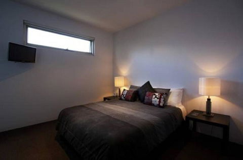 Battery Cove Beach Front Apartment - Maitland Accommodation 4