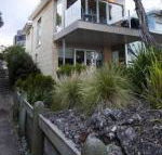 Battery Cove Beach Front Apartment - Maitland Accommodation