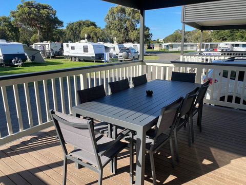 Victor Harbor Holiday & Cabin Park - Maitland Accommodation 3