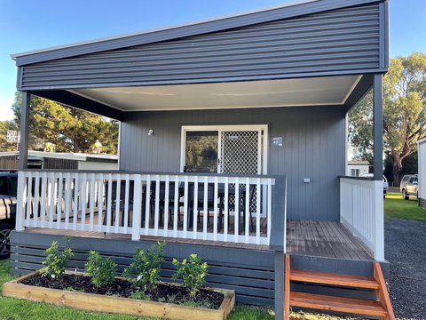 Victor Harbor Holiday & Cabin Park - Maitland Accommodation 2