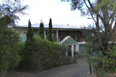 Sea Banksia - Maitland Accommodation 4