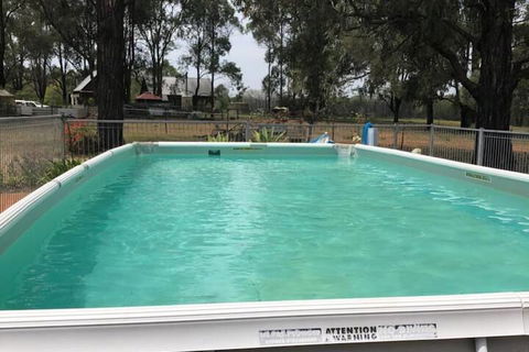 Krinklewood Cottage & Train Carriages - Maitland Accommodation 7
