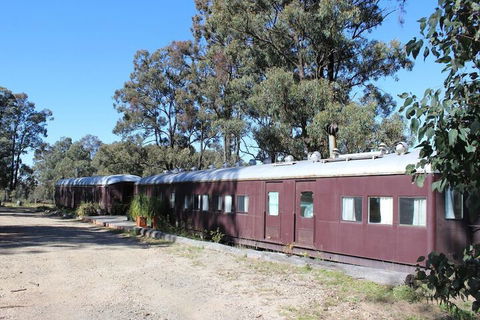 Krinklewood Cottage & Train Carriages - Maitland Accommodation 3