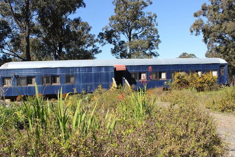Krinklewood Cottage & Train Carriages - Maitland Accommodation 6