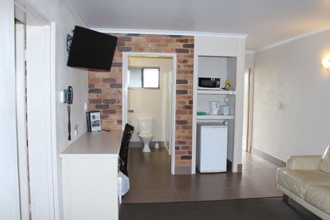 Sarina Beach Motel - Maitland Accommodation 7