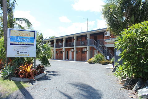 Sarina Beach Motel - Maitland Accommodation 1