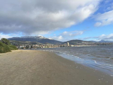 Moonrise View Apartment - Maitland Accommodation 4