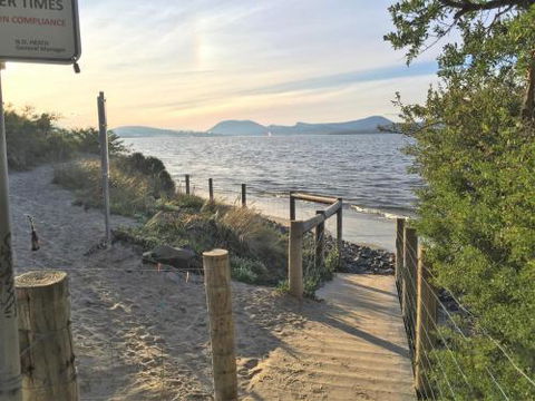 Moonrise View Apartment - Maitland Accommodation 5