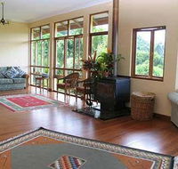 Maleny Hideaway - Maitland Accommodation