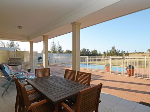 Silver Springs (4br) Cottage With Wifi Views Olives & Space . Fireplace Views Olives & Space - Maitland Accommodation 2