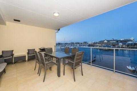 Dolphin Quay Apartments - Maitland Accommodation 5