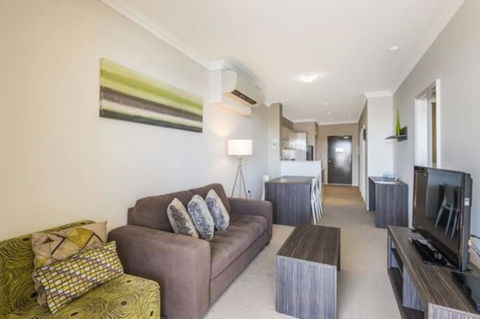 Dolphin Quay Apartments - Maitland Accommodation 3