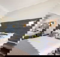 Dolphin Quay Apartments - Maitland Accommodation